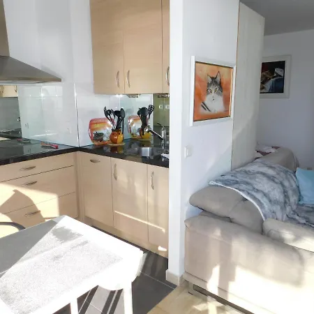 Studio Le Drakkar, Climatise, Vue Mer, Parking Prive Antibes
